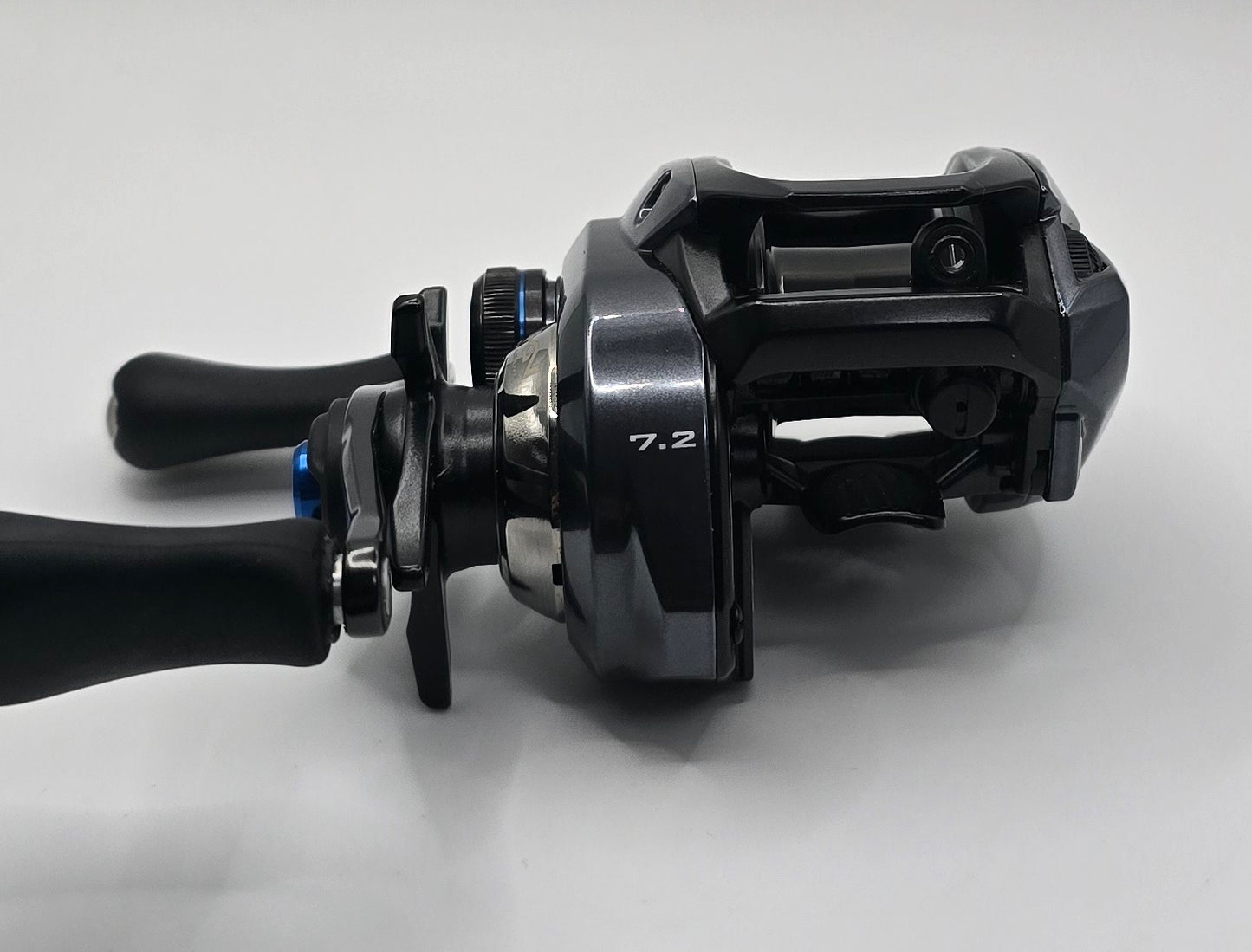 Shimano 23 SLX DC 70 Baitcast Reel Right Hand from Japan