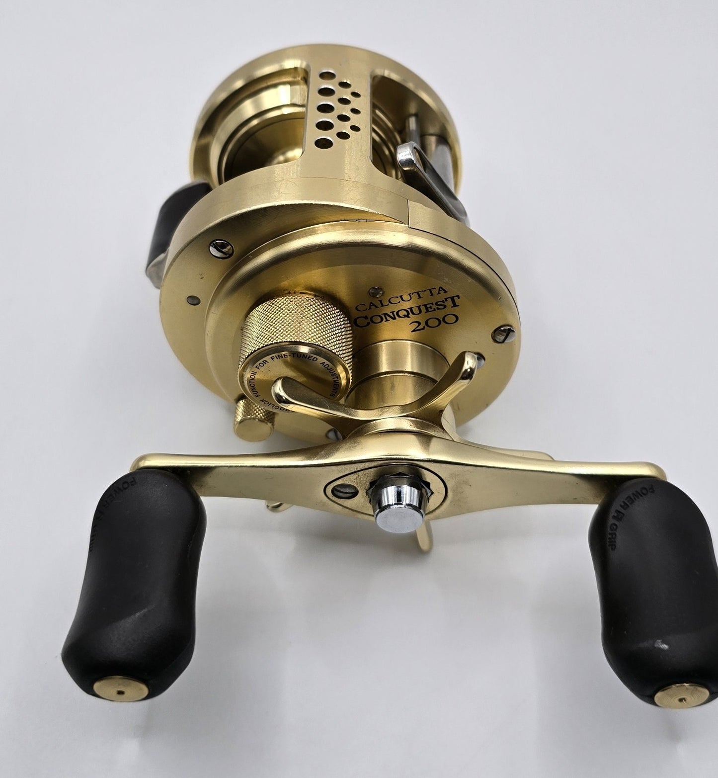 Shimano 01 Calcutta Conquest 200 Baitcast Reel Right Hand from Japan
