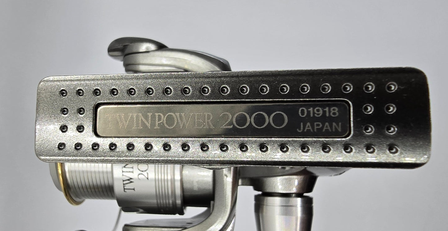 Shimano 05 Twin Power 2000 Spinning Reel from Japan
