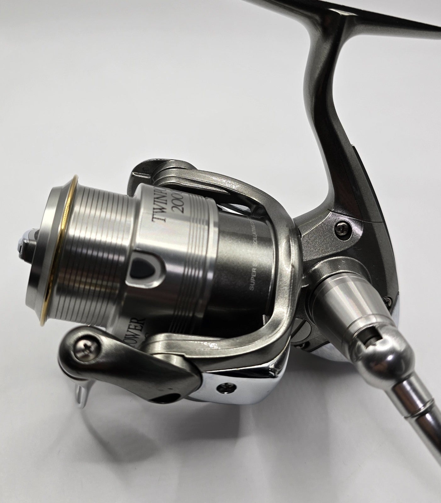 Shimano 05 Twin Power 2000 Spinning Reel from Japan