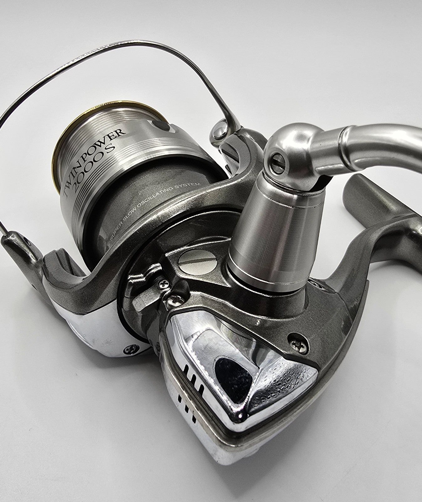 Shimano 05 Twin Power 2000 Spinning Reel from Japan