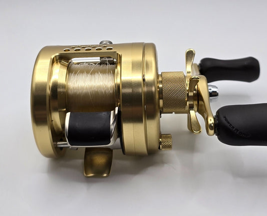 Shimano 01 Calcutta Conquest 100 Baitcast Reel Right Hand from Japan