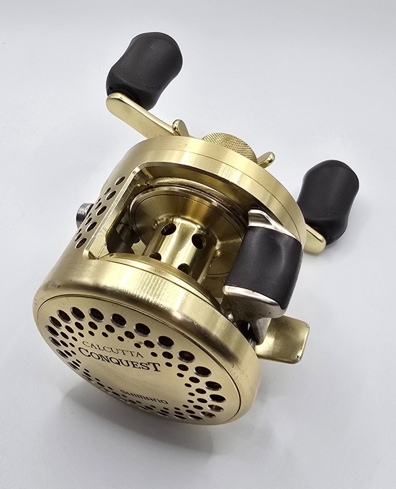Shimano 01 Calcutta Conquest 200 Baitcast Reel Right Hand from Japan