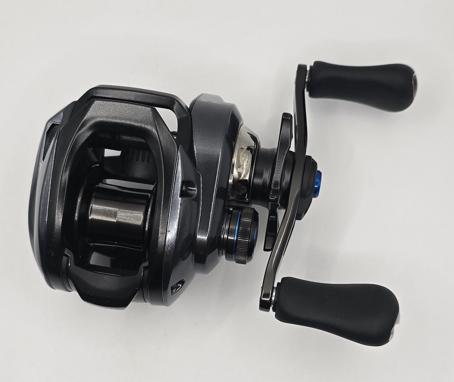 Shimano 23 SLX DC 70 Baitcast Reel Right Hand from Japan