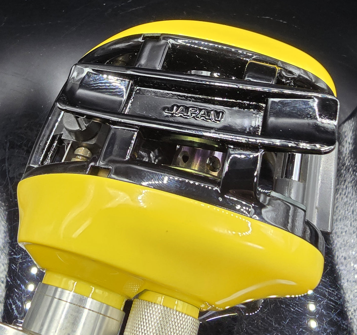 Stardust Genesis™ 1/1 Masterpiece — SG-022 (Hornet Yellow)