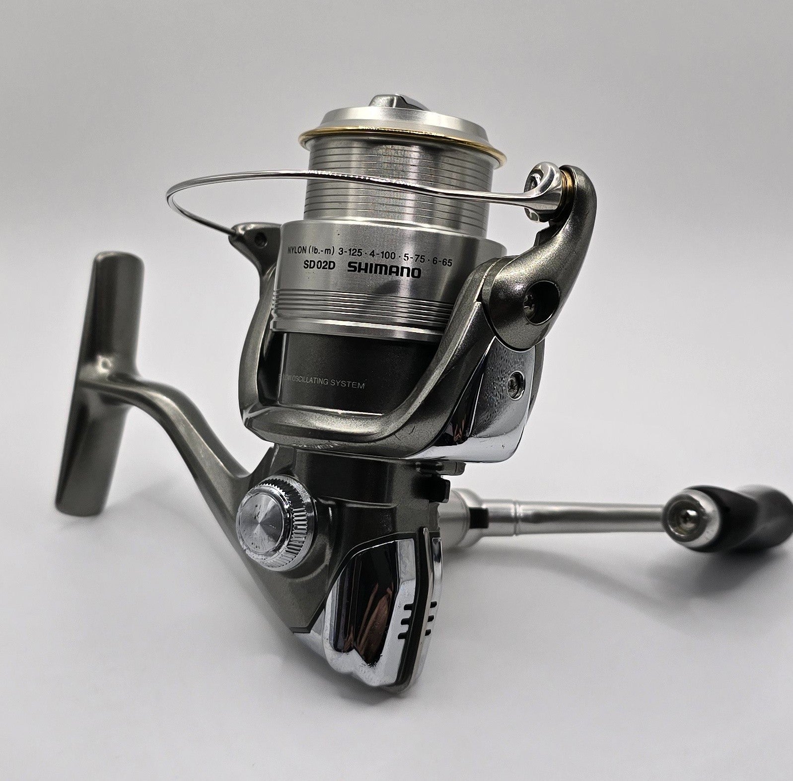 Shimano 05 Twin Power 2000 Spinning Reel from Japan