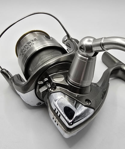 Shimano 05 Twin Power 2000 Spinning Reel from Japan