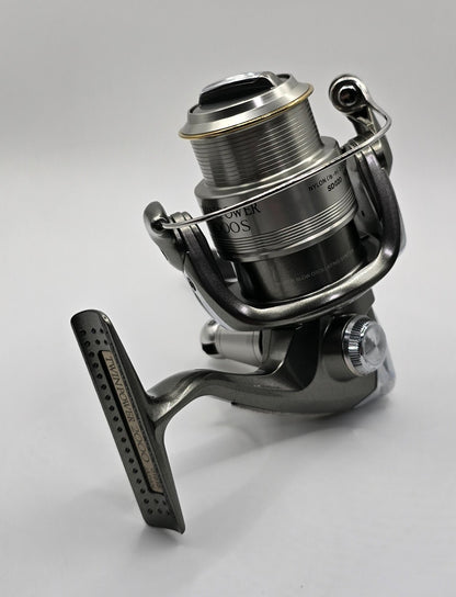 Shimano 05 Twin Power 2000 Spinning Reel from Japan